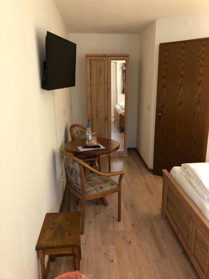 ホテルGasthof Zum Baren Gernrode  エクステリア 写真
