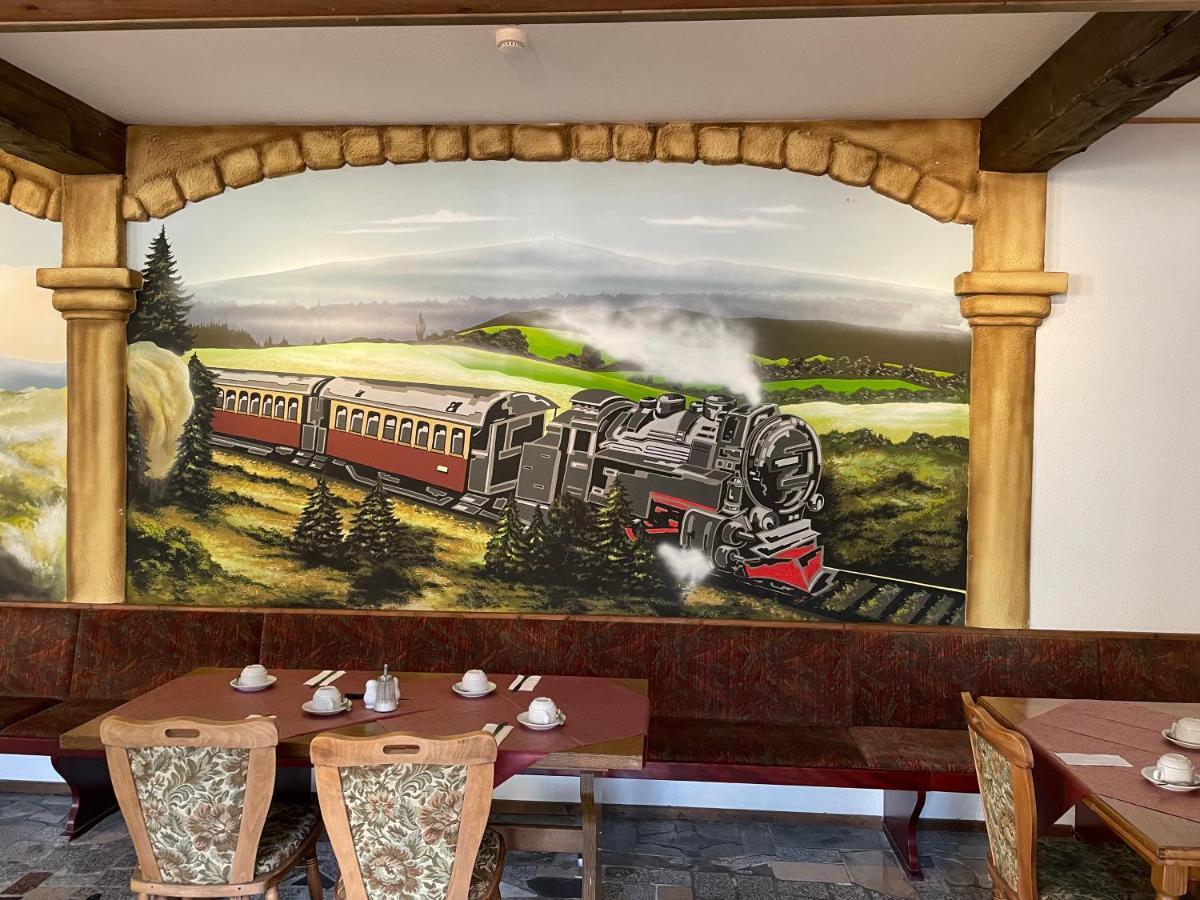 ホテルGasthof Zum Baren Gernrode  エクステリア 写真