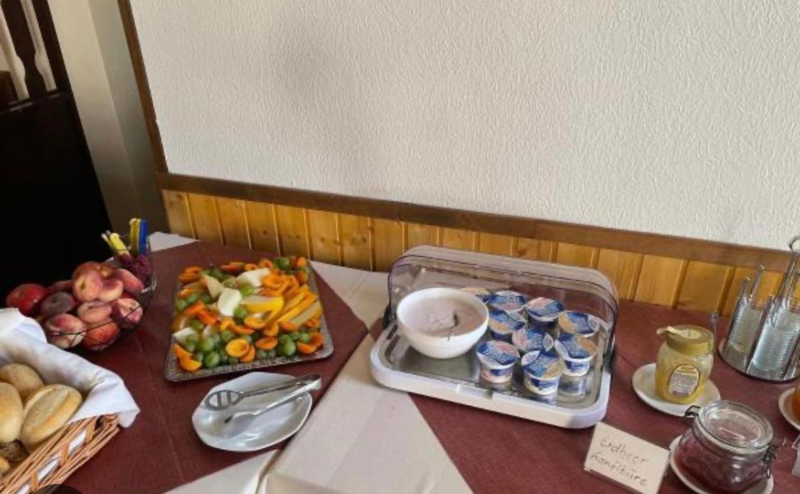 ホテルGasthof Zum Baren Gernrode  エクステリア 写真